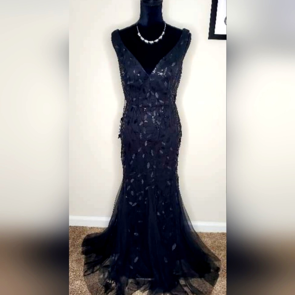 Ever Pretty, NWT Tulle & Sequin Black Gown, Size 8 (best fits size 2 or 4)